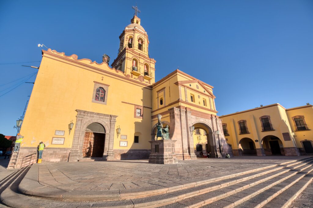 Vas a misa en Navidad? Conoce estas 5 iglesias en Querétaro - Líder  Empresarial